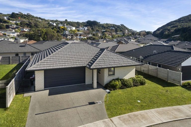 Photo of property in 16 Tradewinds Drive, Whitby, Porirua, 5024