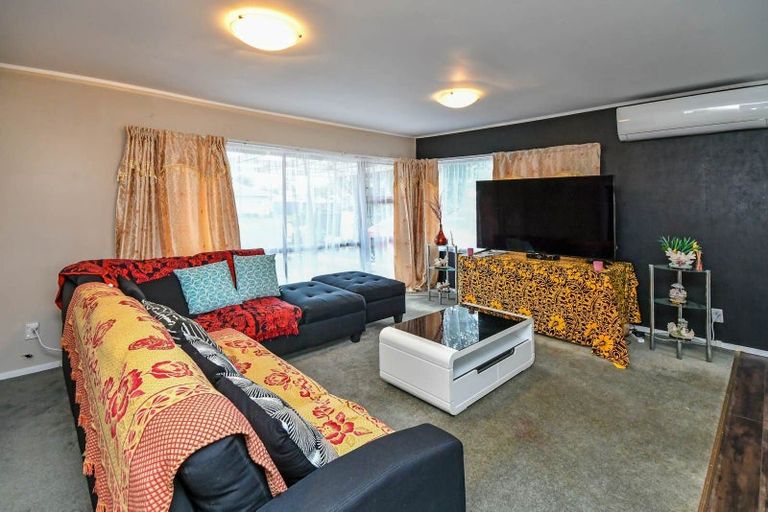 Photo of property in 12 Huber Street, Weymouth, Auckland, 2103