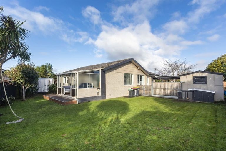 Photo of property in 2 Bolero Place, Parklands, Christchurch, 8083