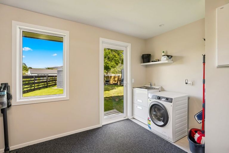 Photo of property in 8 Lakefield Close, Kingston, Athol, 9793