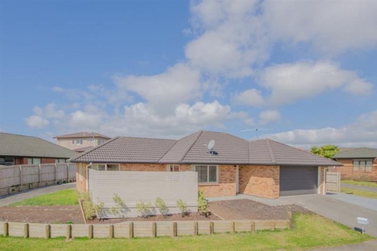 Photo of property in 4 Innisowen Place, Flat Bush, Auckland, 2019