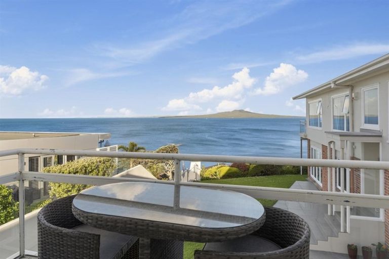 Photo of property in 5/241 Hurstmere Road, Takapuna, Auckland, 0622