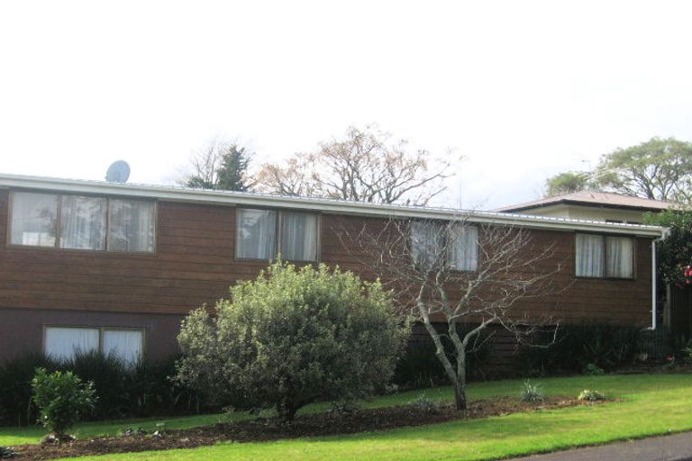 Photo of property in 2/12 Red Hill Road, Red Hill, Papakura, 2110