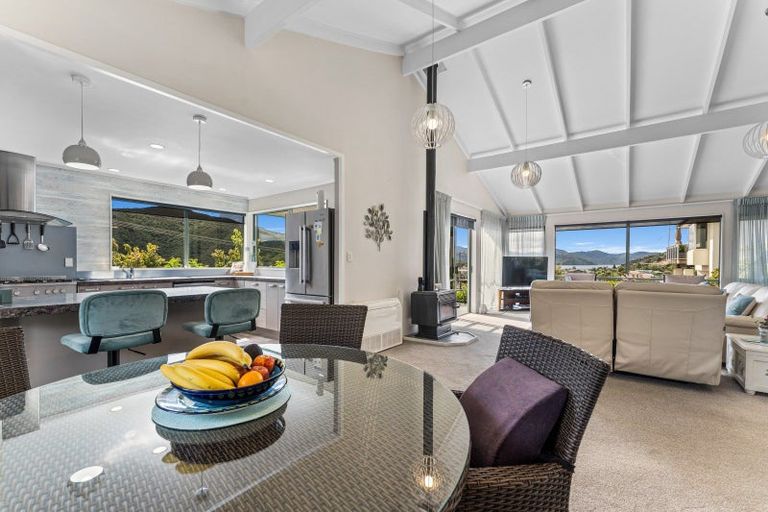 Photo of property in 60 Moana View Road, Waikawa, Picton, 7220
