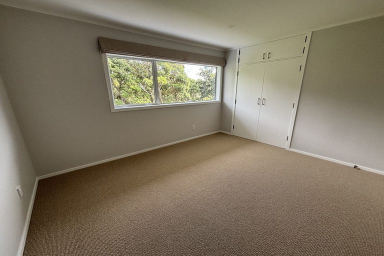 Photo of property in 42 Versailles Street, Karori, Wellington, 6012