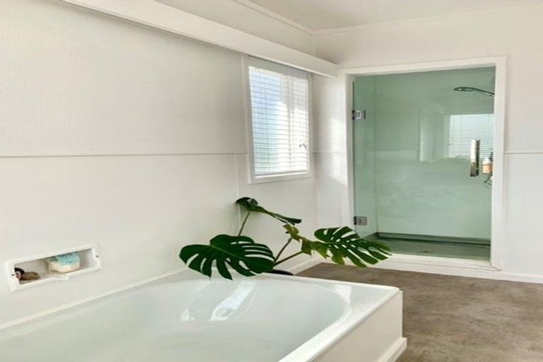 Photo of property in 1/23 Hart Road, Hauraki, Auckland, 0622