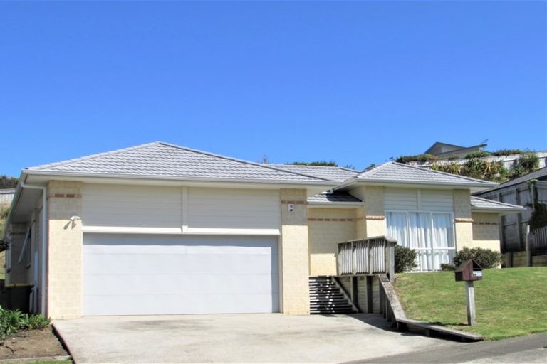 Photo of property in 48 Tongariro Drive, Aotea, Porirua, 5024