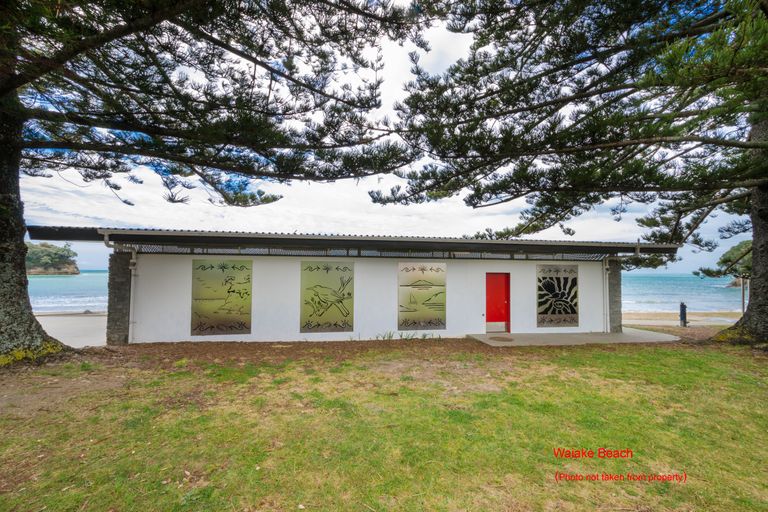 Photo of property in 50 Hebron Road, Waiake, Auckland, 0630