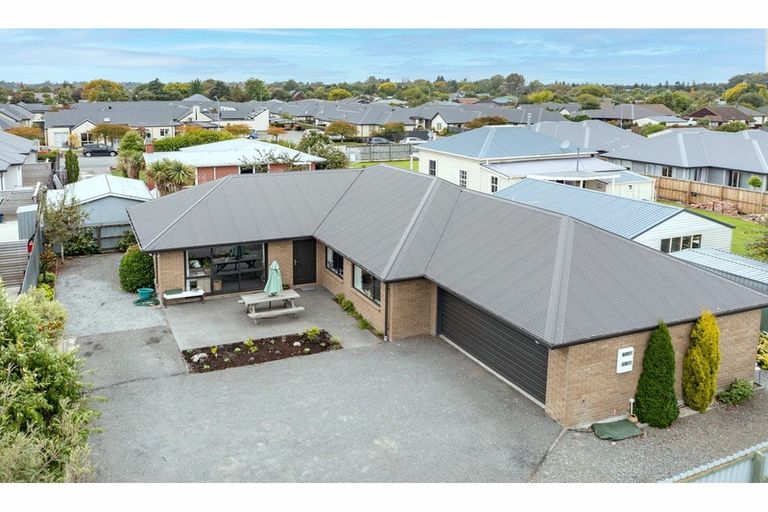 Photo of property in 98a Percival Street, Rangiora, 7400