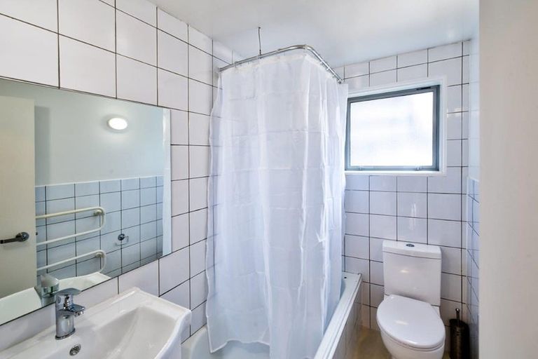 Photo of property in 4/290 Barbadoes Street, Christchurch Central, Christchurch, 8011