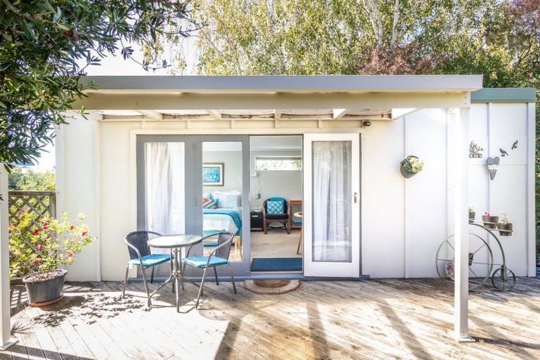 Photo of property in 16 Napier Terrace, Hospital Hill, Napier, 4110