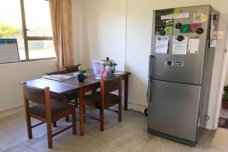 Photo of property in 36 Longburn Road, Henderson, Auckland, 0610