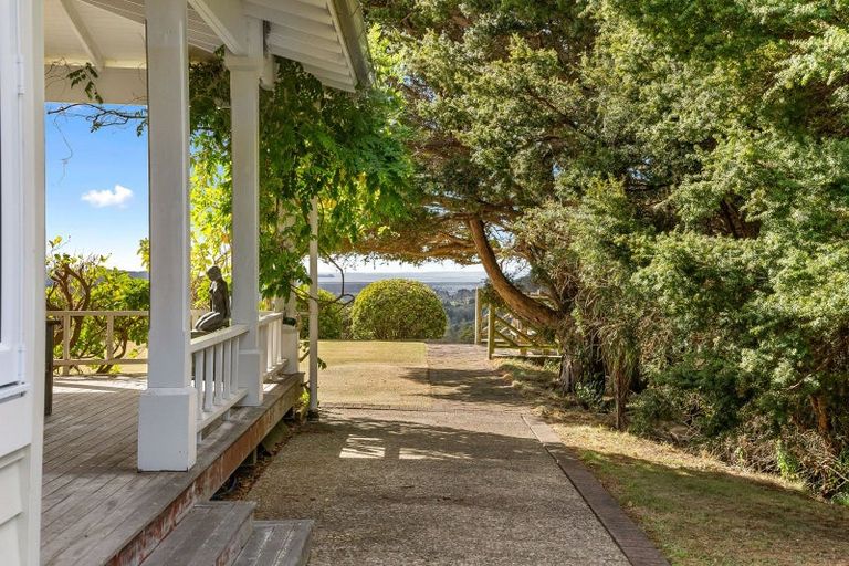 Photo of property in 38 Kaipara View Road, Helensville, 0875