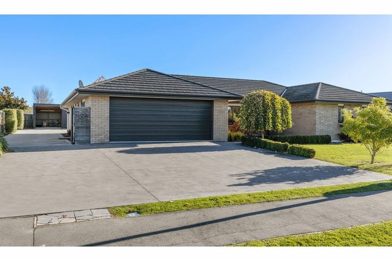 Photo of property in 38 Willowside Place, Amberley, 7410