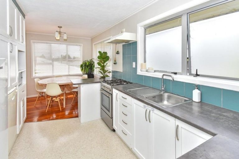 Photo of property in 15 Rembrandt Place, Opaheke, Papakura, 2113