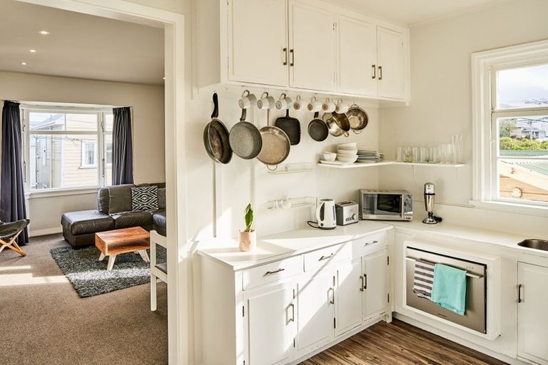 Photo of property in 75a Pirie Street, Mount Victoria, Wellington, 6011