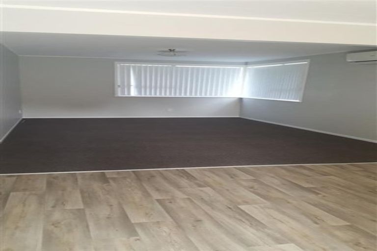 Photo of property in 132 Chichester Drive, Rosehill, Papakura, 2113