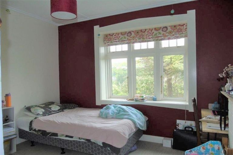 Photo of property in 12 Harland Street, Brooklyn, Wellington, 6021