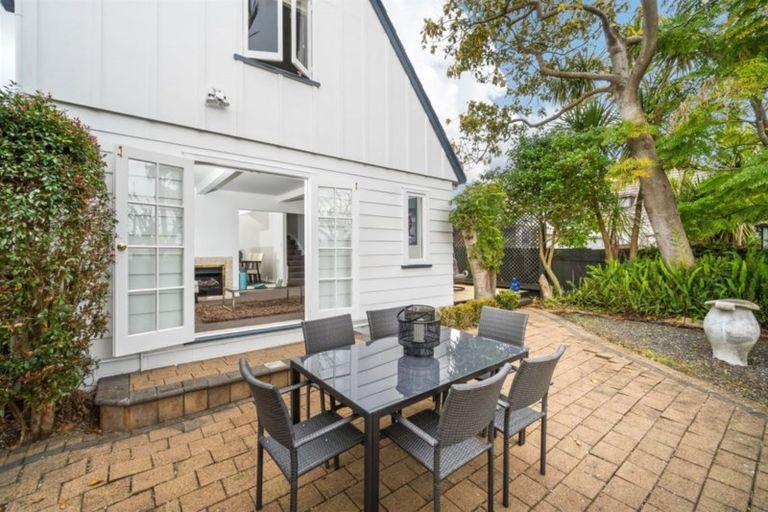Photo of property in 1/14 Otakau Road, Milford, Auckland, 0620
