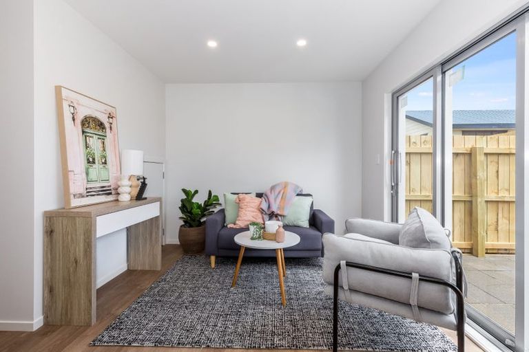 Photo of property in 3/12 Mana Avenue, Titahi Bay, Porirua, 5022