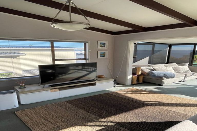 Photo of property in 34 Pacific Parade, Army Bay, Whangaparaoa, 0930