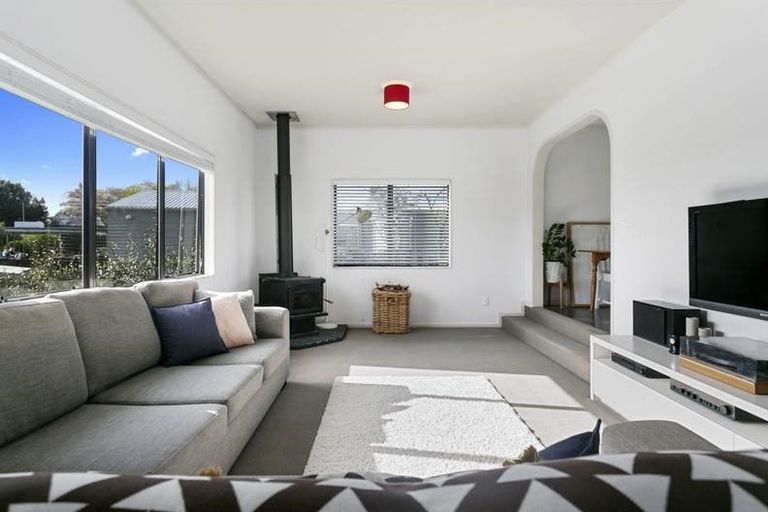 Photo of property in 33 Tawa Street, Hilltop, Taupo, 3330