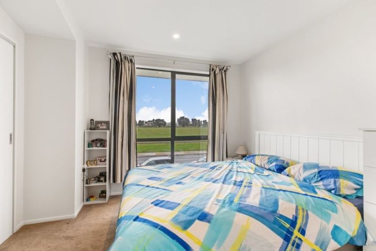 Photo of property in 43 Walsh Road, Papakura, 2110