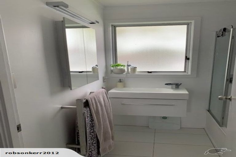 Photo of property in 31 Blanche Way, Half Moon Bay, Auckland, 2012
