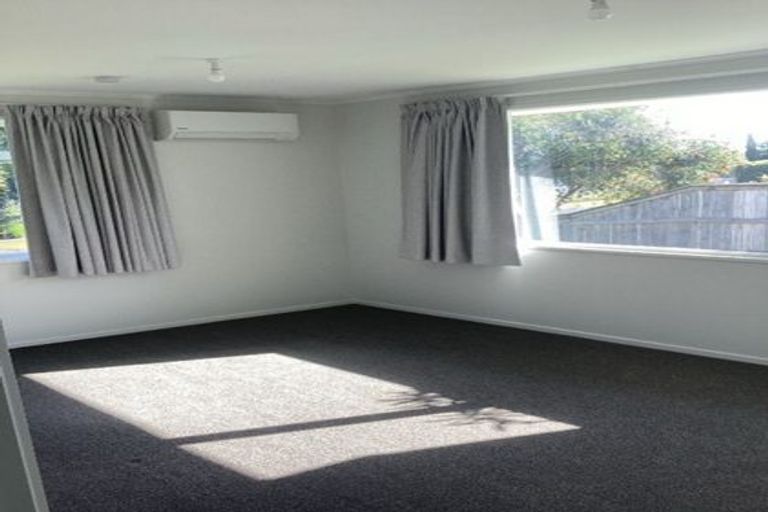 Photo of property in 24 Manaia View Road, One Tree Point, 0118