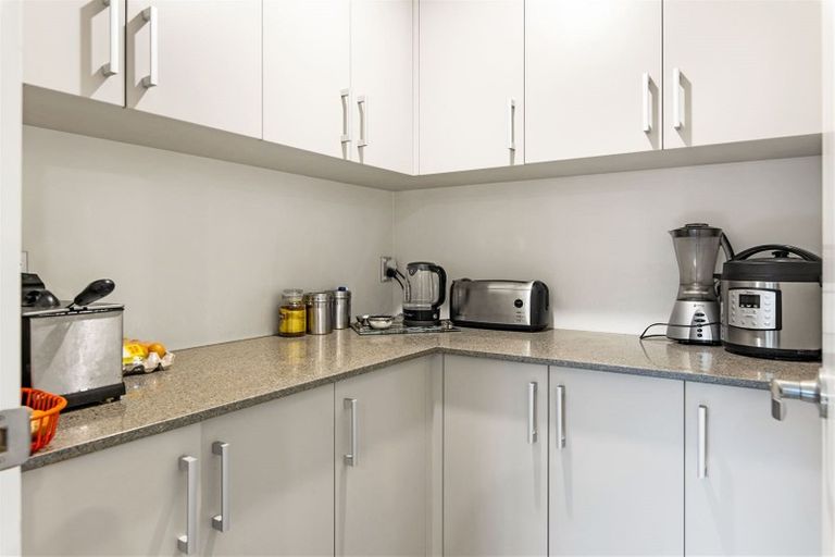 Photo of property in 18c Riverpark Crescent, Henderson, Auckland, 0610