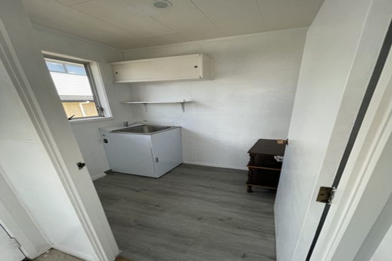 Photo of property in 14b Pipitea Place, Massey, Auckland, 0614