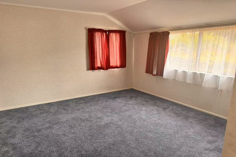 Photo of property in 20 Karetu Road, Greenlane, Auckland, 1051