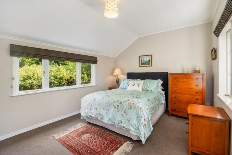 Photo of property in 24 Buscomb Avenue, Henderson, Auckland, 0610