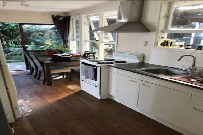 Photo of property in 11 Whitford Avenue, Mount Wellington, Auckland, 1060