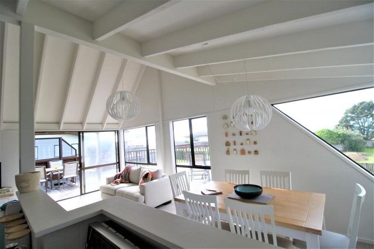 Photo of property in 11 Kon Tiki Road, Whiritoa, Whangamata, 3691