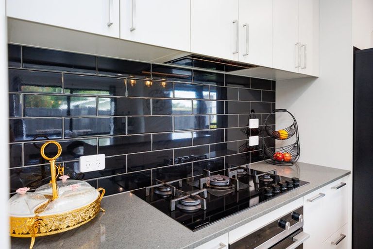 Photo of property in 8 Henty Lane, Marton, 4710