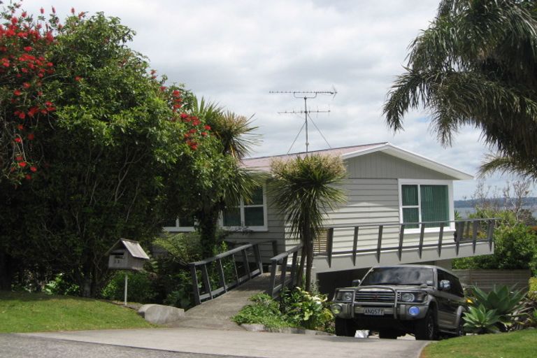 Photo of property in 12 De Luen Avenue, Tindalls Beach, Whangaparaoa, 0930