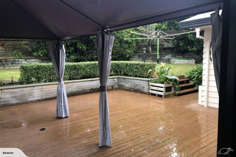 Photo of property in 48 Topliss Drive, Northcross, Auckland, 0632