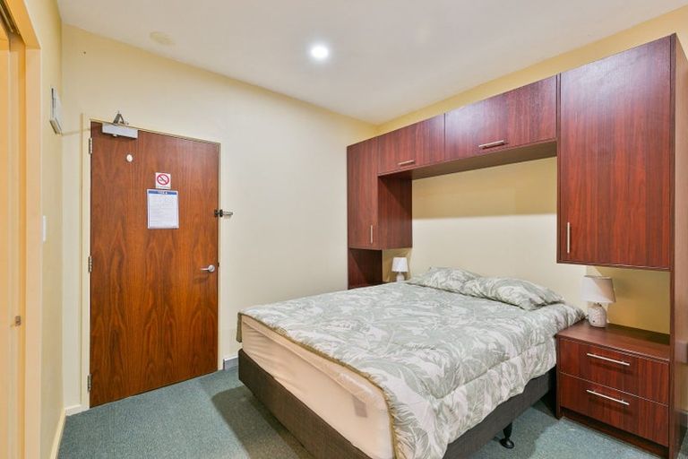 Photo of property in Atrium Towers, 1h/154 The Terrace, Wellington Central, Wellington, 6011