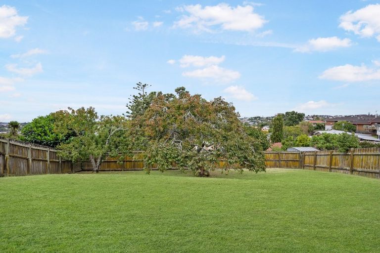 Photo of property in 17 Marcel Place, Glenfield, Auckland, 0629