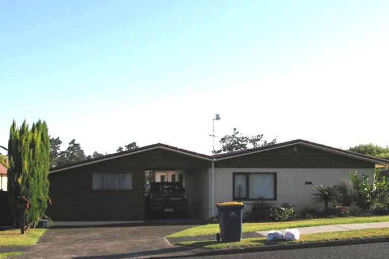 Photo of property in 75 Glencoe Road, Browns Bay, Auckland, 0630