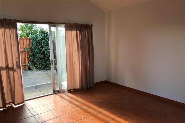 Photo of property in 635 Marine Parade, Napier South, Napier, 4110