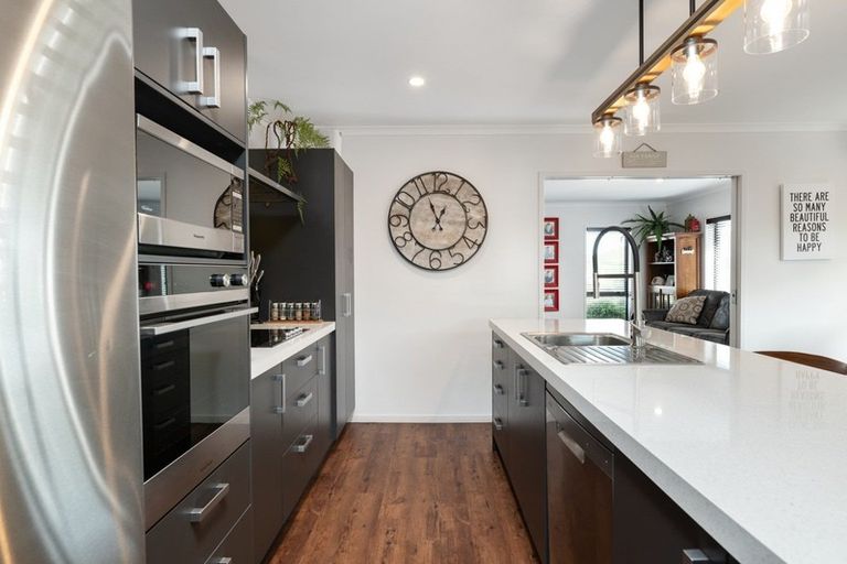 Photo of property in 130 Puhirake Crescent, Pyes Pa, Tauranga, 3112