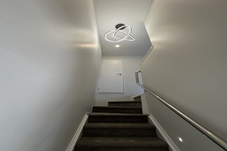 Photo of property in 15c Pipitea Place, Massey, Auckland, 0614