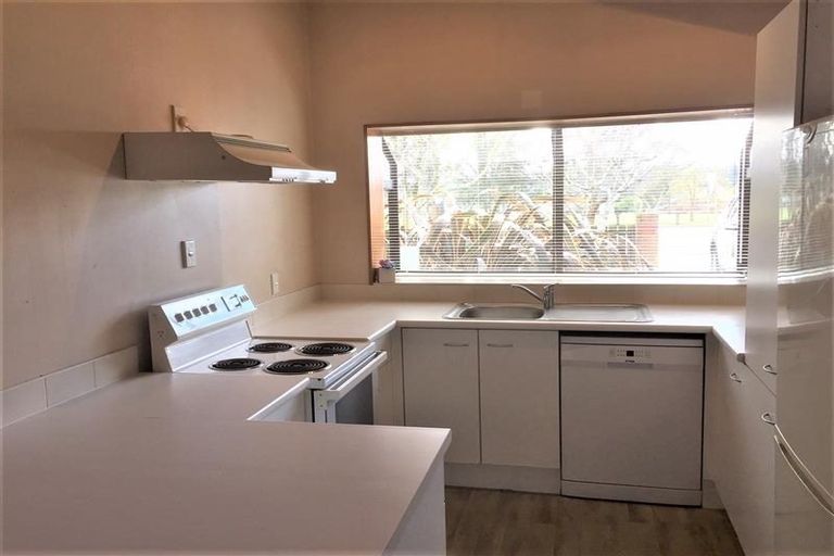 Photo of property in 141 Parrs Cross Road, Glen Eden, Auckland, 0612