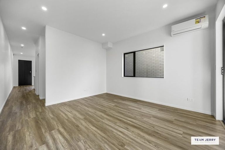 Photo of property in 36 Stableford Crescent, Opaheke, 2113