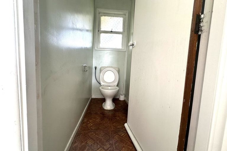 Photo of property in 305 Don Buck Road, Massey, Auckland, 0614