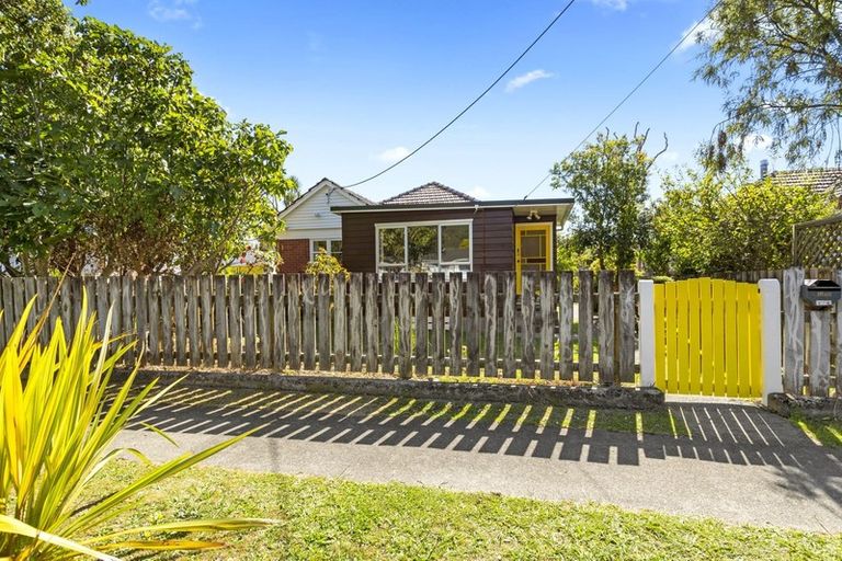 Photo of property in 4 Godley Street, Waterloo, Lower Hutt, 5011