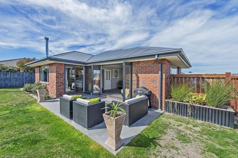 Photo of property in 2 Goldie Place, Rolleston, 7614