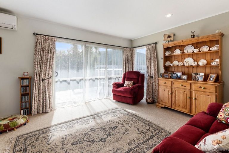 Photo of property in 9b Barraud Place, Pukehangi, Rotorua, 3015